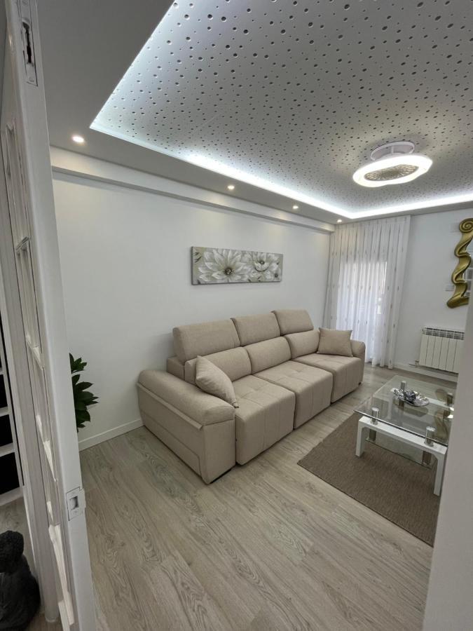 Apartamentos C&E Haro Luaran gambar