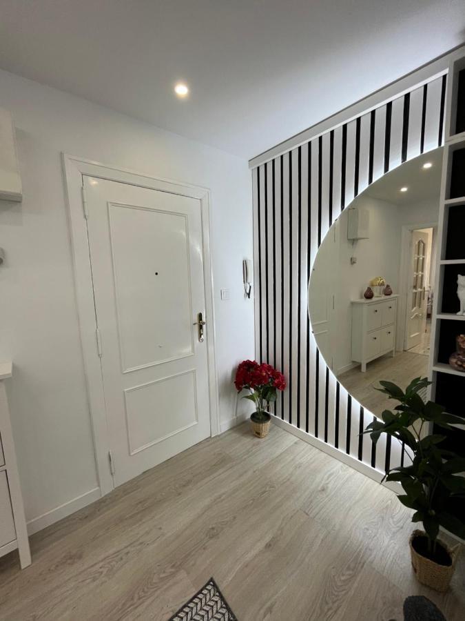Apartamentos C&E Haro Luaran gambar
